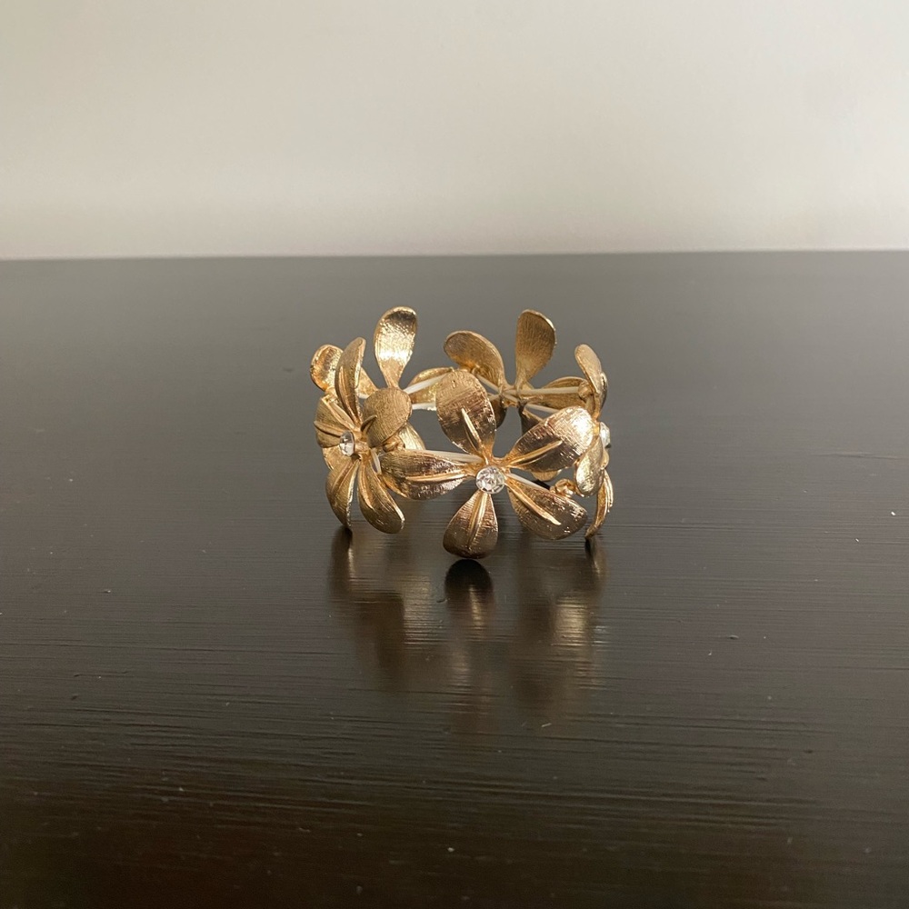 Gold flower bracelet